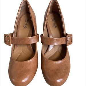 Eurosoft By Sofft Bevin Mary Jane Heels Pumps Size 7